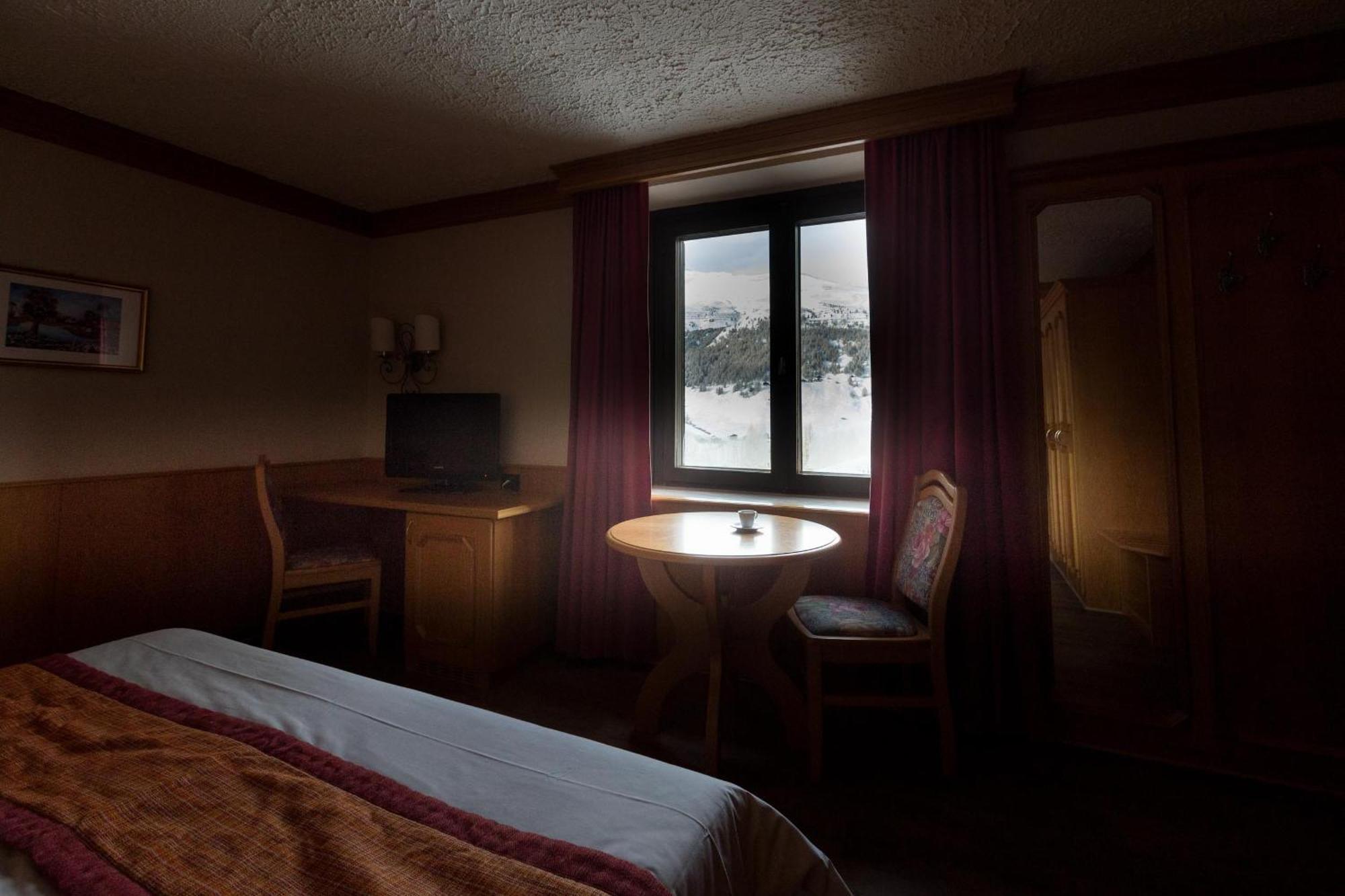 Hotel Intermonti Livigno Szoba fotó