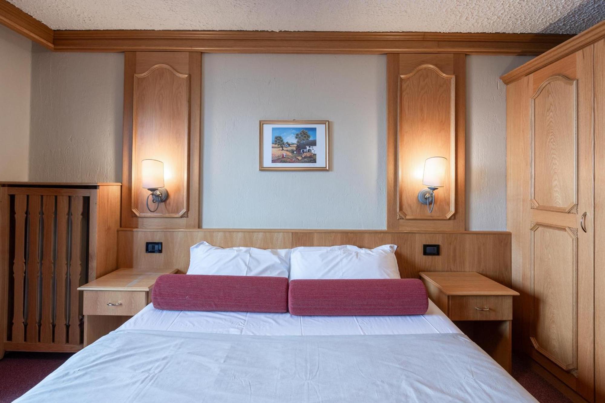 Hotel Intermonti Livigno Szoba fotó