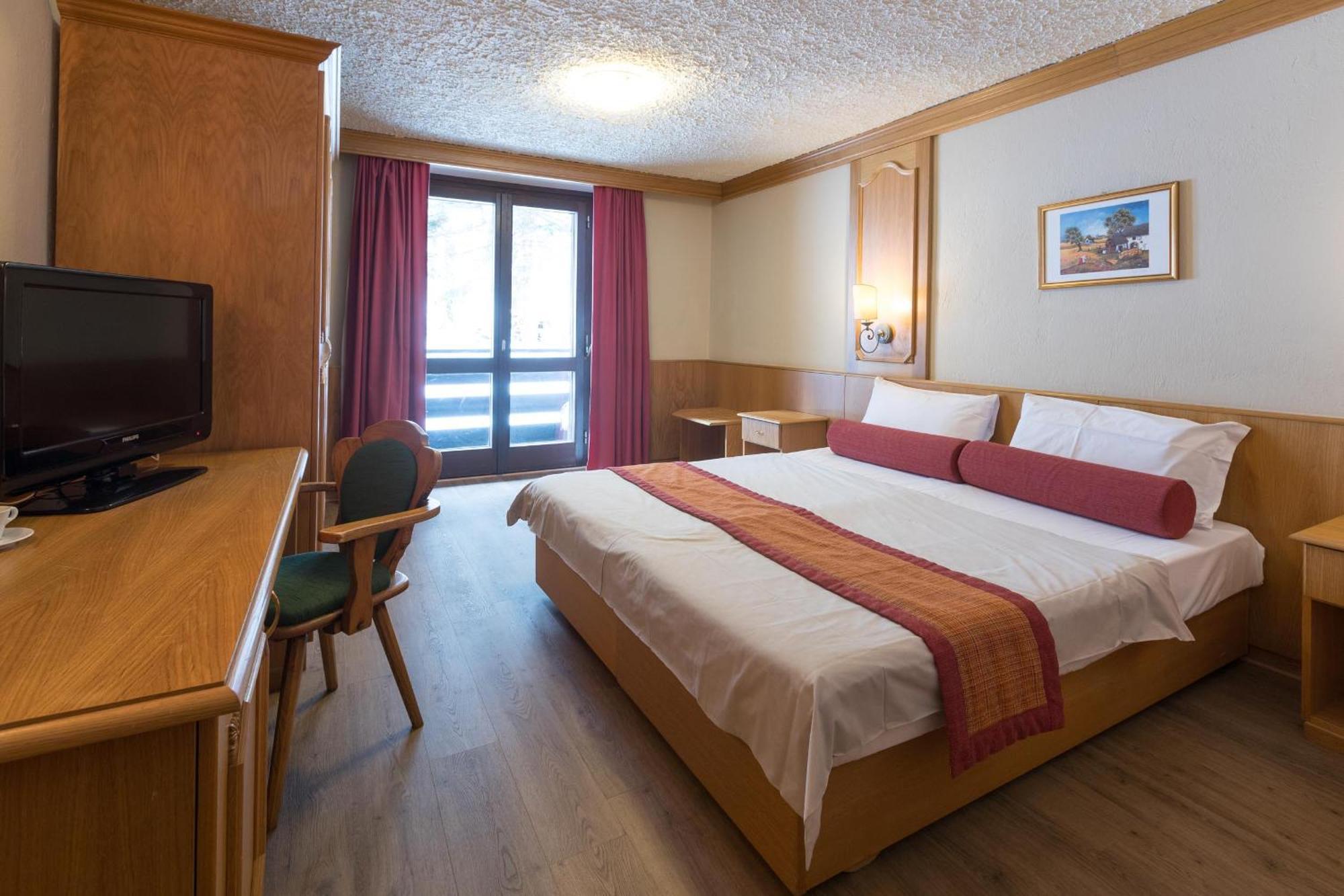 Hotel Intermonti Livigno Szoba fotó