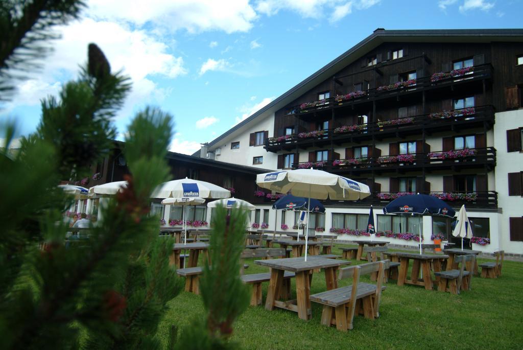 Hotel Intermonti Livigno Kültér fotó